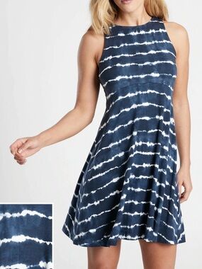 Athleta women’s Santorini Thera Printed Dress navy white tie-dye Size M